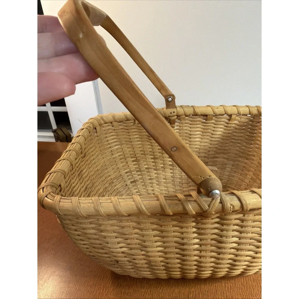 Vtg Light Toned Woven Gathering Basket Swing Wooden Handle Metal Rivets 11x8x6